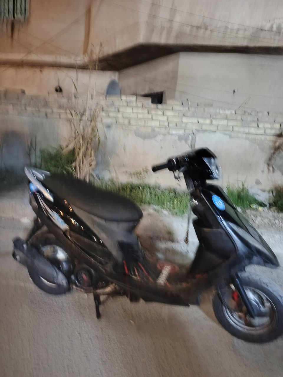 سلام عليكم دراجه ماكس عدله نضيفه الدراجه يرادله كلج امامي سعره 750وبيها مجال قليل مكاني بغداد شهداء البياع ***********
