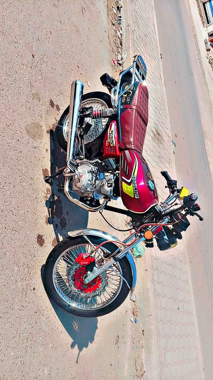 سلام عليكم يراني تايكر لبيع موديل 25اي نقص ما بيهة اوراق4كير كامله مكان بغداد جسر ديالئ ***********نقص واحد ما بيهةالسعر 650
