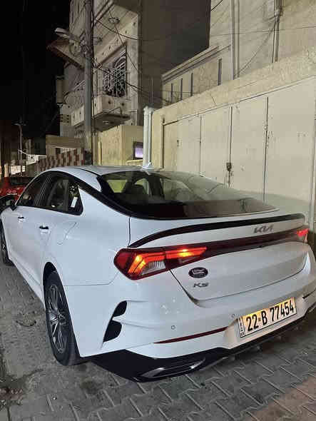 السلام عليكم 
k5 للبيع 
موديل 22  سعر 197 

مواصفات خليجي كفاله عامه محرك 2000 دوش كشنات جلد 
قطعتين تبريد 
تشغل عن بعد 
كشن كهرباء 
5 وضعيات قياده 
رادار خلفي امامي 
ترحيب عند الاقتارب
ماشيه 63 
سياره جديده عل وضع الشركه 
بيه فقط شخط جداً بسيط 
رقم اربيل الجديده بسمي 
مكاني بغداد الحريه 
للاتصال على الرقم ***********
