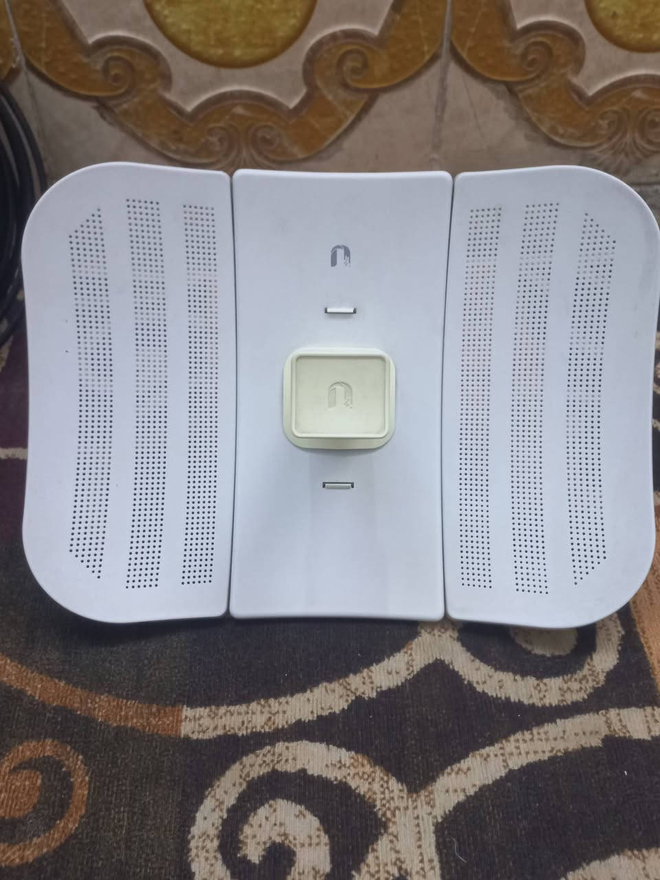 منظومه انترنت اصليه للبيع كامله تحتوي على راوتر ومحوله وصحن وكيبل كبير  الاتصال على هذا الرقق ***********
