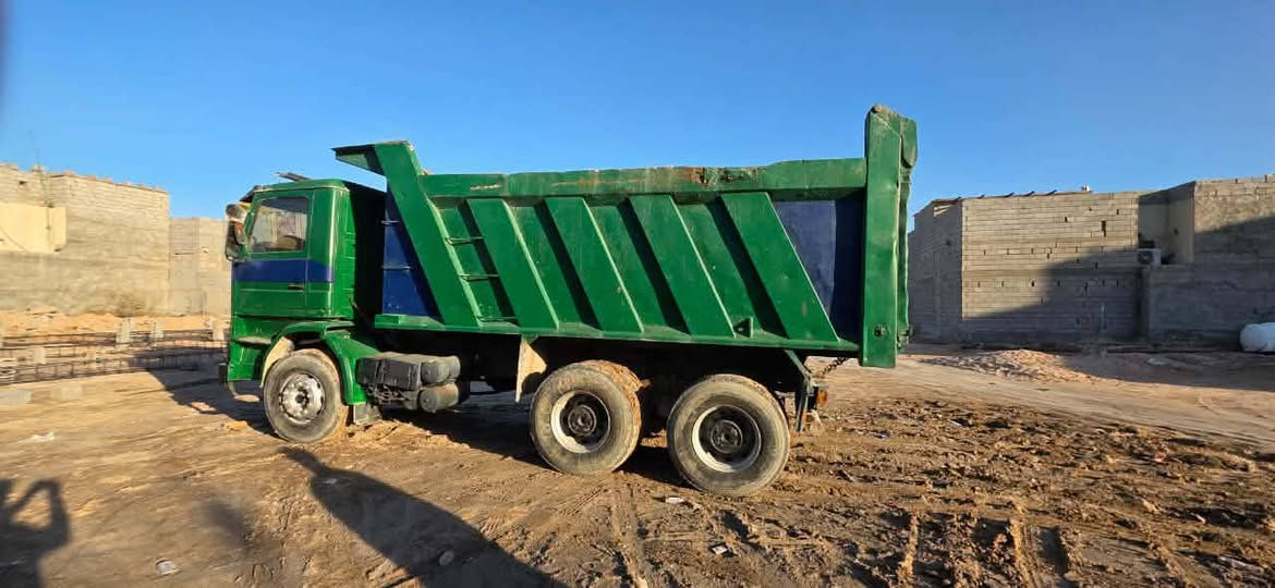 سلام عليكم سكانيا 1994 كير 4/4 رقم ذيقار تخم تاير جديد كهربائيات شغالهوالمكينه 6 بصره شط العرب   ***********
