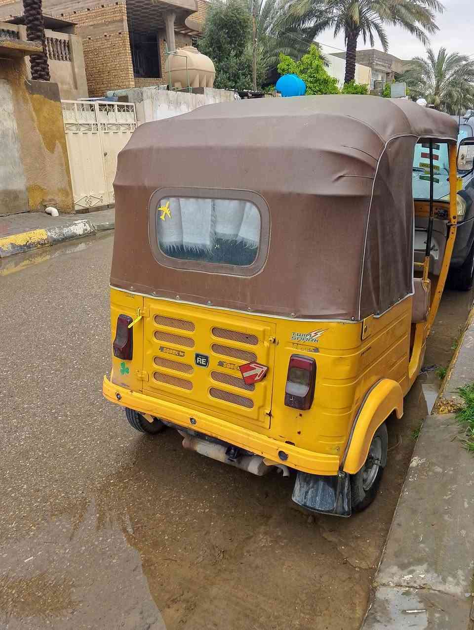 سلام عليكم ورحمة الله وبركاته تك تك 20 بيها لغد ودوس تك تك حلوة ونضيفة اكفلها تنقيص تبخير بيهة بس صوت بل درايم شفت ترايك لبغداد تروح وترجع محرك خير من الله سعره 6500 كل التفاصيل ذكرتهة مو تخابرني دكلي شبيهة عنوان ديالى بعقوبة *********** تخابرني بيك خير ودلل
