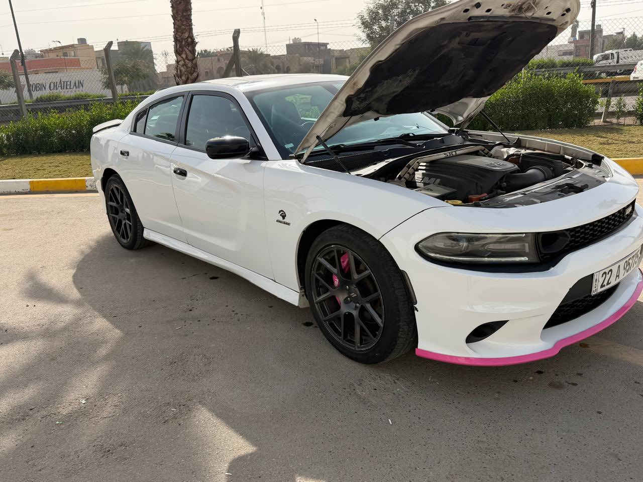 جارجر 2018
دايتونه 5700.  ..V8
خليجي مكفوله 
تحكمات ستيرن 
فتحه سقف 
كشنات خزن ميموري  
شاشه جبيره 
سياره بلاديه علا وضع الشركه 
وكالة هارلم 
رقم أربيل 
فول السياره 
كزوزها بلادي 

***********
***********
