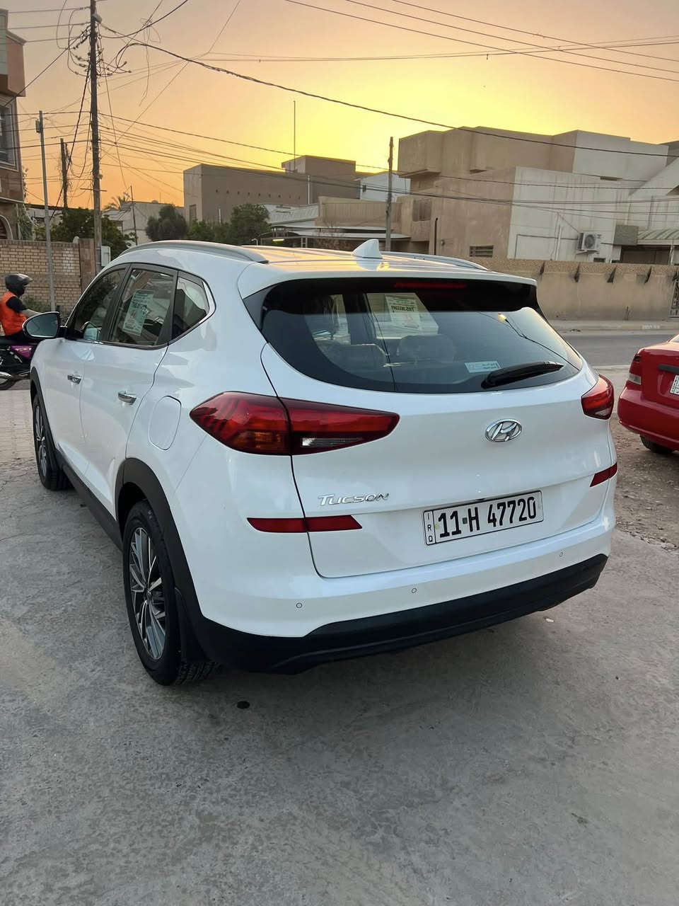 توكسان 2019 خليجي مكفوله كفاله عامه  السبير ما نازل
بيه فقط بارد ٤ أصابع طرف الباب ولا مبين مشتغليه pdr
 بصمة أبواب وتشغيل وكامرة دواره وحساس امامي وخلفي 
و٣ انضمت قياده ومنضومه زينون ومري شفط وكشن كهرباء  تبريد قطعتين رقم بغداد بأسمي مداور نفس اليوم 
ماشيه ٩٥ الف السيارة نضافه الشركة واكثر 
سعره ١٨٨ مكانه بالحله المركز 
***********
