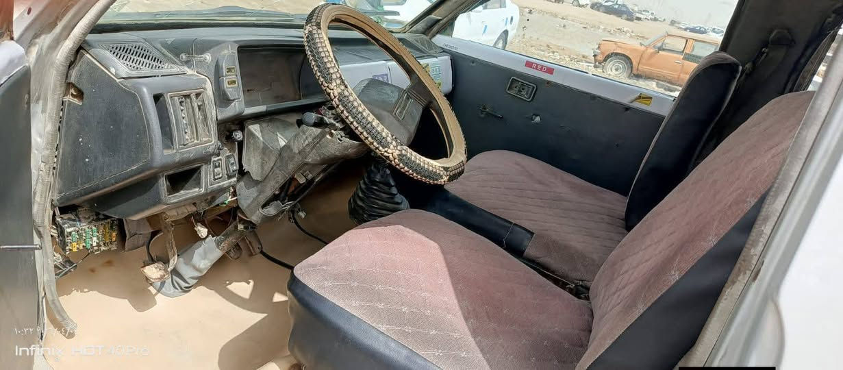 كيا بستا 93 سنوية لل 28 كير ومحرك وصدر وتخم تاير جديد دواخل نظيفة دوشمة جديده كهربائيات كلها شغاله ماعدا التبريد السعررر 38 وبيها مجال قليل المكان واسط صويرة للاستفسار ***********
