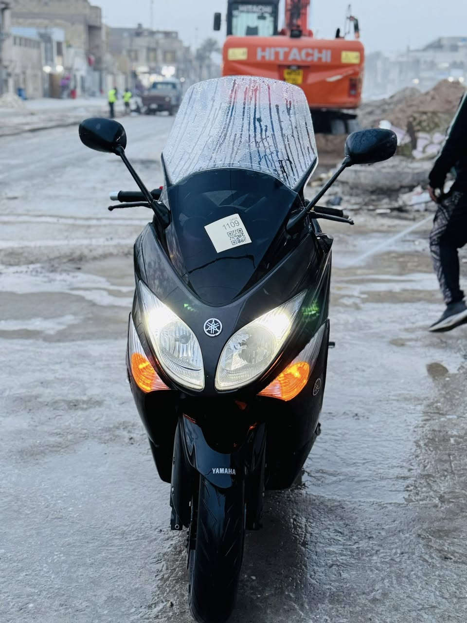 سلام عليكم دراجه تي ماكس 2011مكفولة كفالة عامة كفر ومكينة ودامة كاملة الدراجه خير من الله الدراجه ماشية 25 ألف السعر 45 وبيهة مجال مكاني بغداد مدينة الصدر الرقم ***********
