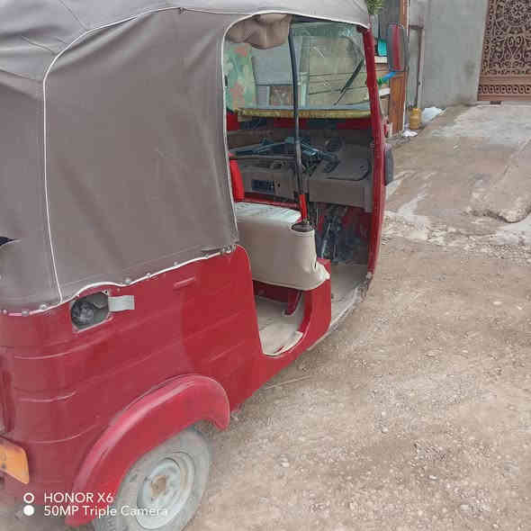 تكتك مديل 17 شهر 10 سنويه 30كاطون رازي السعر 3500 وبيهه مجال مامتواجد على الفيس رقم ***********
