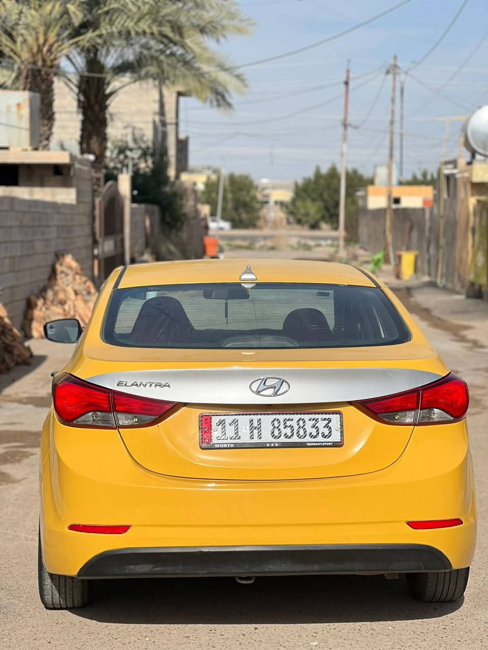 السلام عليكم للبيع الانترا موديل 16 وارد امريكي بيها جاملق وبنيد مبدلات وجاملق جهت السايق مصبوق اثر طخه ماطور والباقي خير من الله السعر 110 
مكان السياره الرمادي 
***********
