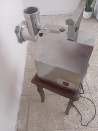 غراض مستعمله ل بيع  ٠٧٧٣٥٤٢٠٨٧٥ مكينه لحم +دمبلاصات +مسجل ومضخم وسماعا...