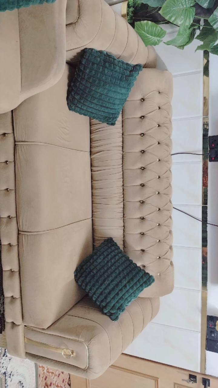 سلام عليكم تخم  8 مقاعد معه طابوريه ستعمال قليل اسعر 300 وبي مجال مكاني بغداد  ***********
