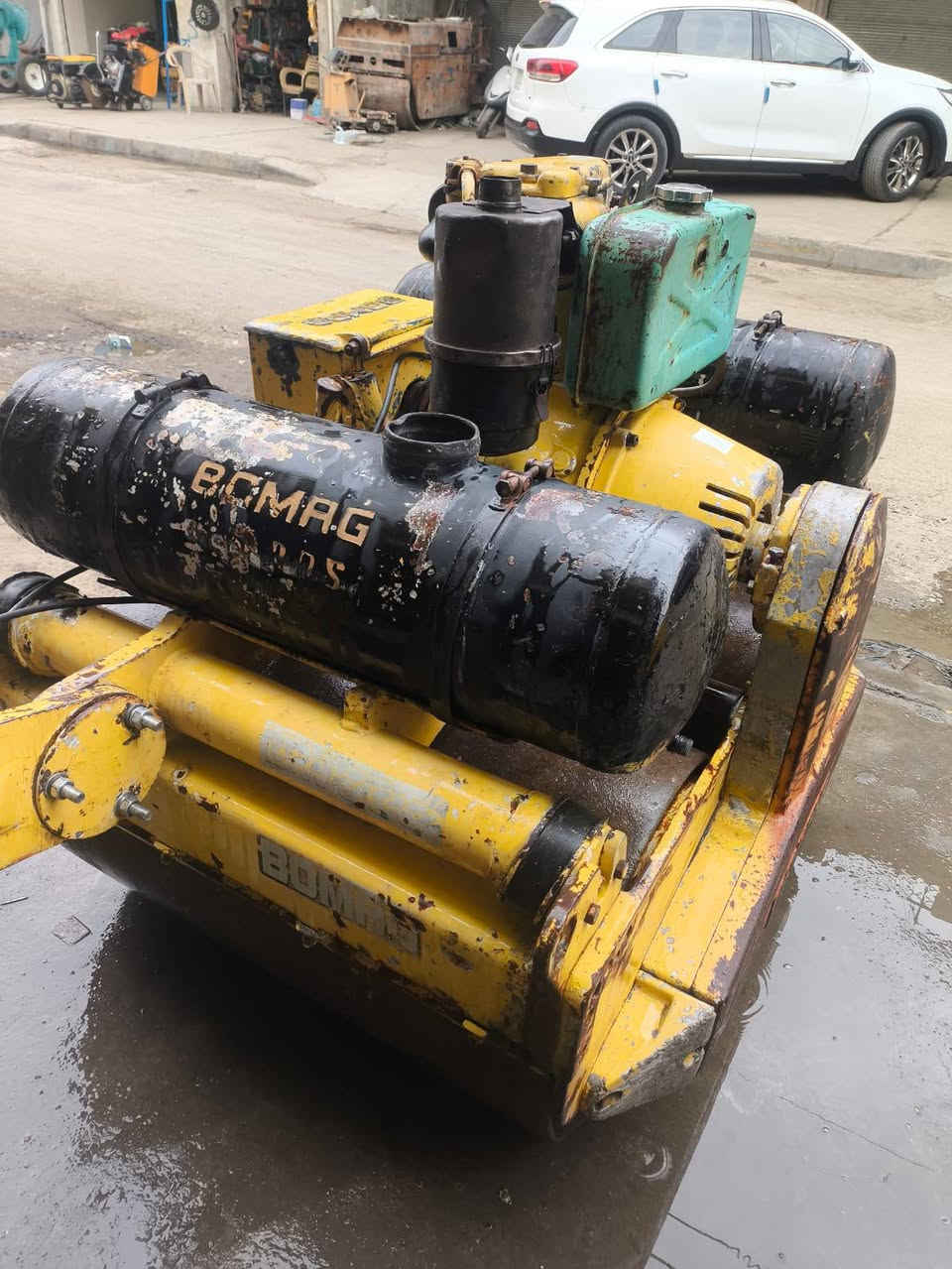 حادلة بوماك الماني كير اومكينة نظيفات هزاز كامل رولتين الوزن واحد طن ونص الحادلة وارد الإمارات نظافة 90 بالمية للاستفسار الاتصال على الرقم الموجود بالنشر *********** عنوان بغداد
