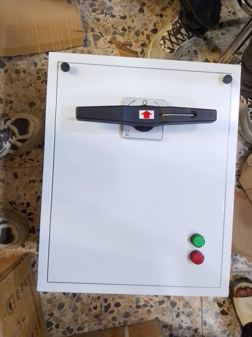 يالله السلام عليكم يتوفر لدينا جميع أنواع الجنجات والقواطع والكونتكترات وعمل جميع أنواع ال لوحات ال كهربائيه 

 
لل استفسار يرجى الاتصال 
***********
