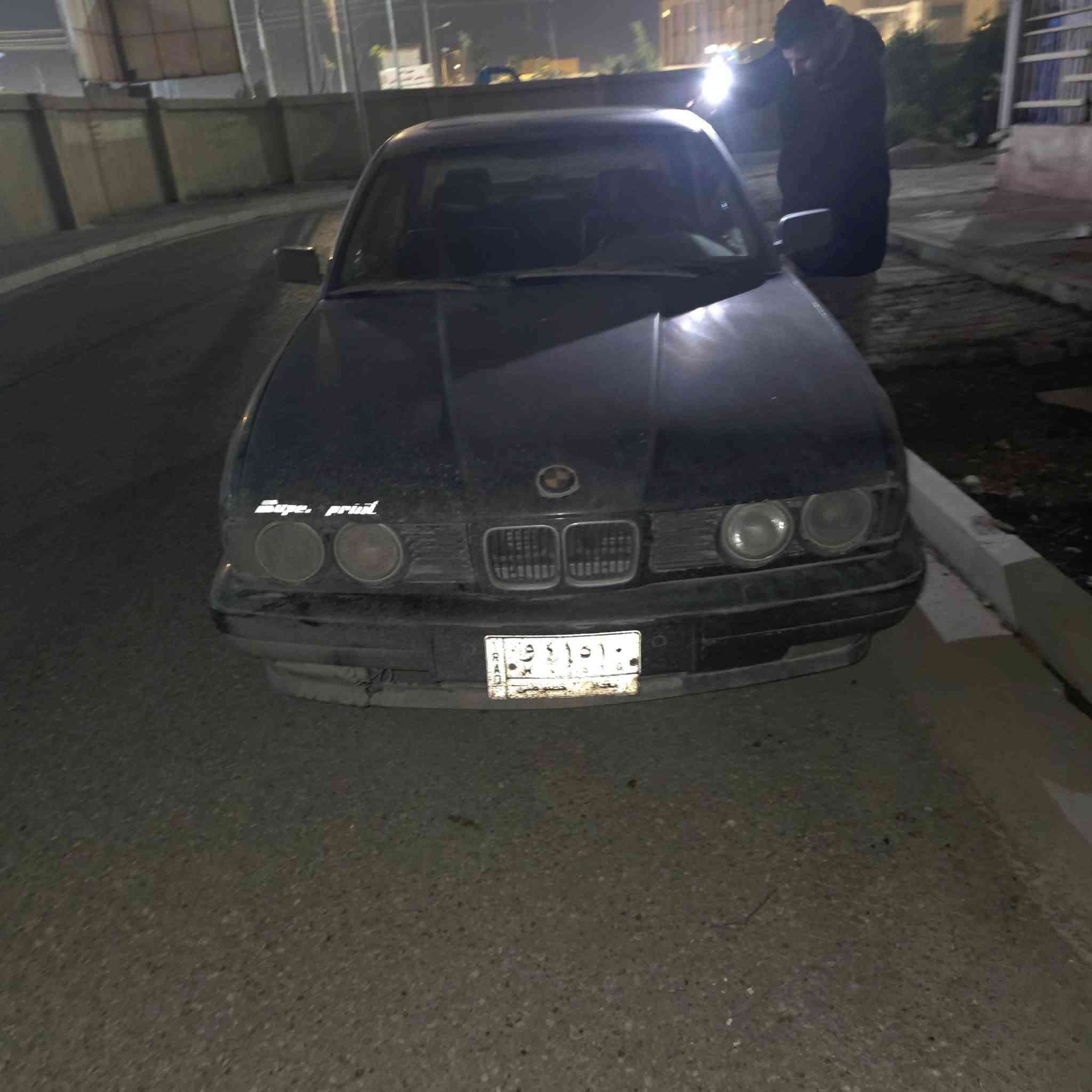 للبيع موديل 89السياره متروكه رقم بغداد السعر ٢٥ ورقه مال تعمير ***********
