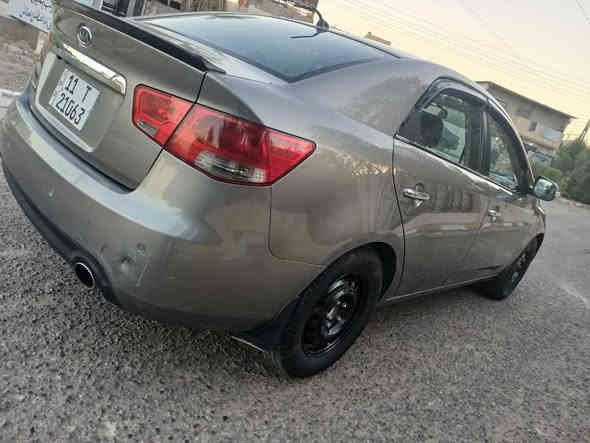 سلام عليكم  سيراتو  ٢٠١١ خليجي فول واحد على واحد بصمه وفتحه سياره مابيهه حادث فقط بارد مكينه  الف وستميه سياره جاهزه مابيهه اي نقص وباسمي ،مكاني بغداد الشهداء البياع السعر ١٠٠، ***********
