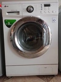 غسالة ال جي • ٨ كيلو • نظيفة