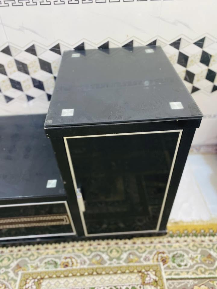 ميز شاشة ثقيل صاج الأصلي م القاسم ع
سعر 165 بيه مجال 
***********
