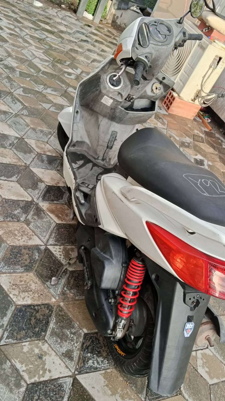 سلام عليكم سكنس فحل دراجه خير من الله نكره سلف مابيها نقص اي شي كفرات نضافتها 80%محرك مزود بلادي ياكل الكاع اكل سعرها 1250 وبيها مجال للاستفسار خاص او ***********
