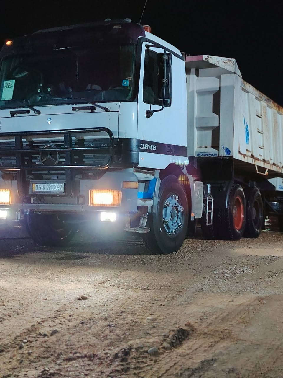 السلام عليكم،
للبيع:رأس شاحنة أكتروز شمعة موديل 2003.
المواصفات:

موديل: 2003
العربانة: ماموت ذراع 32
رقم انبار انكليزي 
للتواصل:

***********
***********
