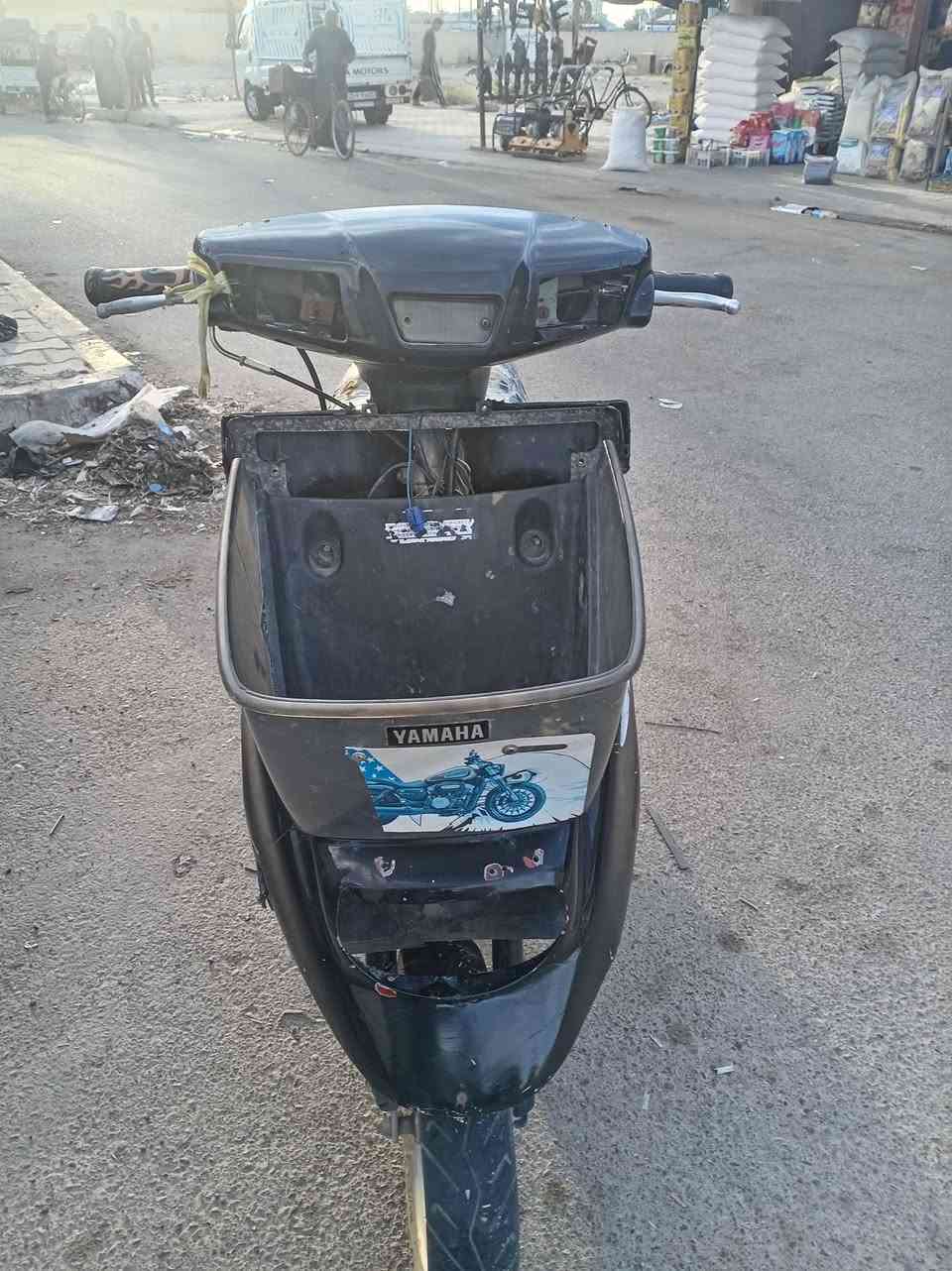 السلام عليكم موطور ياماها للبيع السعر 125وبيها مجال مكاني الحويجه حي السلام رقم الهاتف ***********

