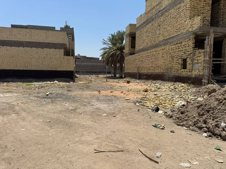 قطعه للبيع مساحة 140متر مربعه 12ونص وجه ونزال 12ونص  طابو زراعي سند 25تحويل مباشر
الموقع يم شارع 100 مجاور شارع شريفه الخدمي اليربط بسارع 80 وشارع 100الجديد 
تبعد عن الشارع العام تقريبا 90متر 
لاستفسار اكثر ‭***********‬
