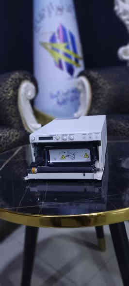 ✨ متوفّرة الآن — طابعة السونار الطبية Sony UP-D898MD الأصلية! ✨

للعيادات والمراكز الطبية التي تبحث عن الدقّة والسرعة…
نوفر لكم طابعة السونار الشهيرة Sony UP-D898MD عالية الجودة والمعتمدة في أجهزة السونار حول العالم.

🖨️ مميزات الطابعة:

طباعة حرارية رقمية أبيض وأسود بجودة عالية.

دقّة تبلغ 325 DPI مع 256 درجة رمادي لصور واضحة جداً.

سرعة طباعة فائقة: صورة A6 خلال 1.9 ثانية فقط.

حجم مدمج يناسب جميع عربات السونار وغرف الفحص.

سهلة الاستخدام مع شاشة تحكم بسيطة.

متوافقة مع أغلب أجهزة السونار الحديثة.

📦 متوفر لدينا أيضاً أوراق الطباعة الأصلية الخاصة بها.

📞 لمزيد من المعلومات أو طلب خدمات الصيانة:
📱 الاتصال على: ***********
💬 واتساب: ***********
📲 تلگرام: @Nab3_Al_Ebda3
شركة نبع الإبداع لتجارة الأجهزة والمستلزمات الطبية – النجف الأشرف
