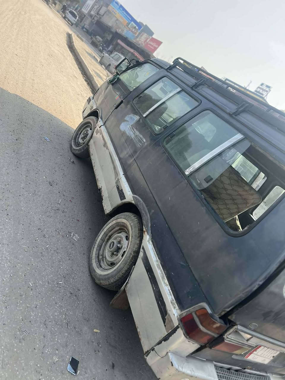 السلام عليكم موديل ٩٣. شواصي معمرات. مكينه وكير وكسل جديدات  بيه خطوط مدراس ثنين.
المكان الحمزه الغربي. السعر 32وبيه مجال. ***********
