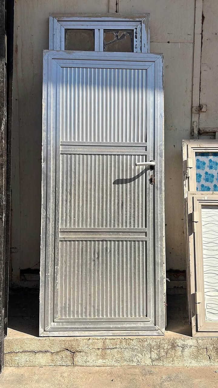 وصول بضاعة جديدة وبأنواع مختلفة لدى معرض هيت المركزي فلكة الساعة عمارة الحاج سعد محله 
للتواصل مراسلة الصفحة أو التواصل على ***********
