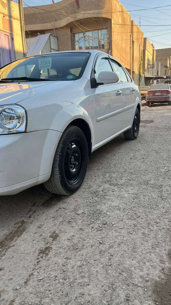 اوبترا موديل ١٤ السياره كير محرك غرفه تبريد تايرات كله جديد بمعنى الكلمه كهربائيات على وضع الشركه بيها ضربه من كدام ابني دحجها بالحايط وبدلت البنيد والجاملغ مال الشركه والسونار موجود والسعر بيع مستعجل ٨٥ قفل بدون عمله ***********
