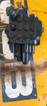 كنترول حفاره جي سي بي للبيع 07806588968