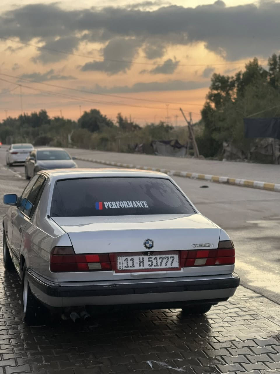 سلام عليكم للبيع فقط 
سعرها 63 
بي ام 730i/v8
موديل 92 
سياره مصبوغه عام بدون ضربه 
مابيه اي نقص 
صدر خلفي امامي جديد
تبريد شغال 
مكينه وكير جدد
دبل جام 
دبل سويج 
منضومه ماء راديتر زيتي 
رقم بغداد شرط تحويل 
عبوه بانزين جديد
نافضه نفض للاخير
سعر 63 وبيها مجال بسيط 
عنواني كوت مركز مدينه 
*********** 
***********
