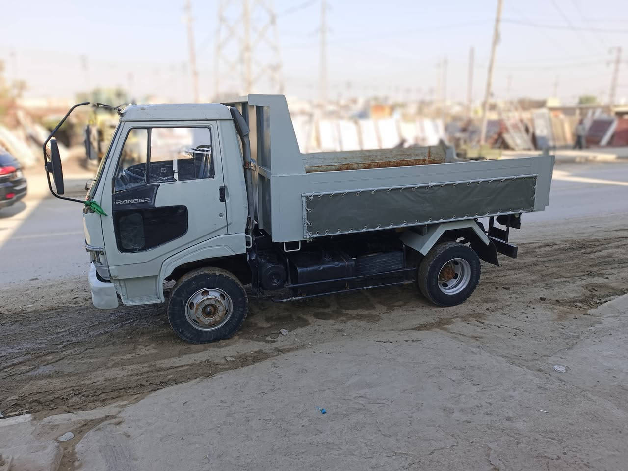 السلام عليكم هينو للبيع موديل 2000 بدي جديد شاص مكفول تخم تاير جديد مكينه علي بلاد ما مفتوح سياره مكفوله كلها***********
