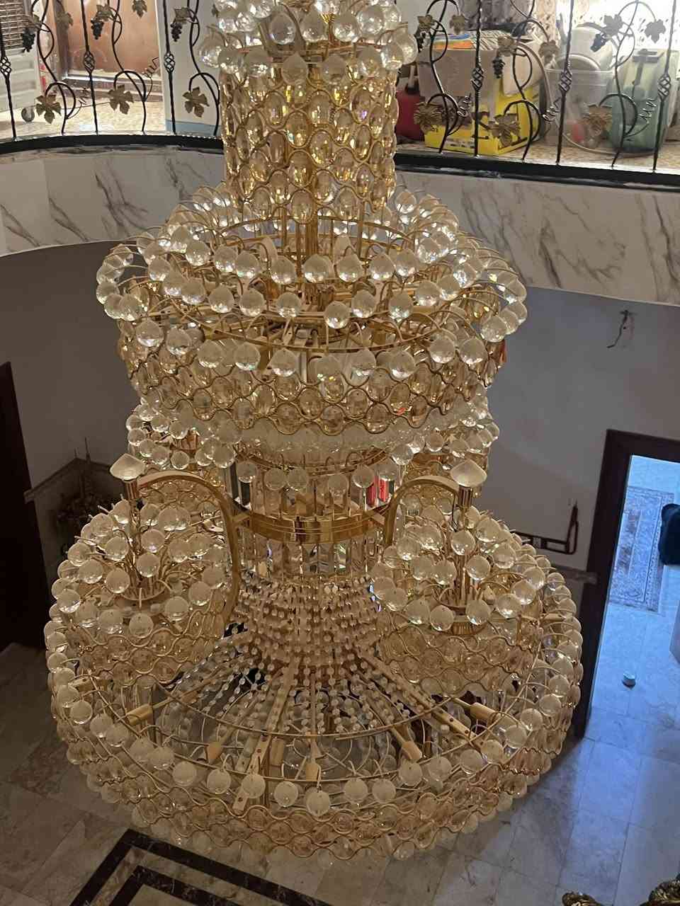 ثتريه كرستال ضخمه للبيع ارتفاع 200 و عرض 120 الرقم ***********
