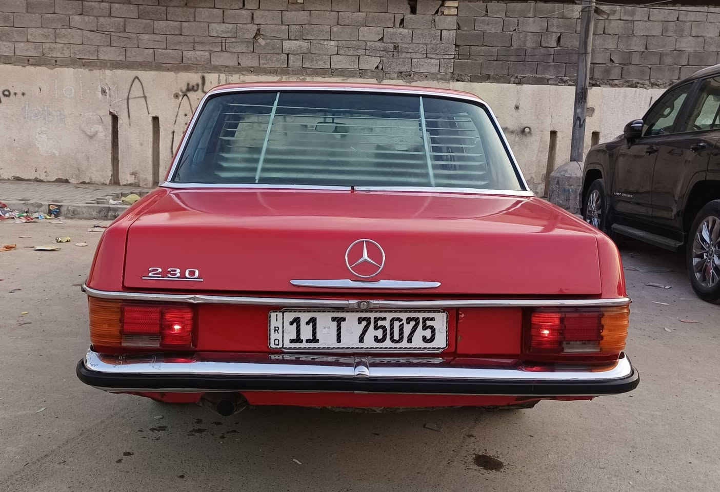 مارسيدس كفائات موديل ٧٥ رقم بغداد دولي مميز على موديلها محرك ٤ سلندر كير اوتو مكفولة من كير ومحرك وحدادية وبور استيرن ...رايدها ب ٦٧ ورقة مكاني بغداد جديدة ***********
