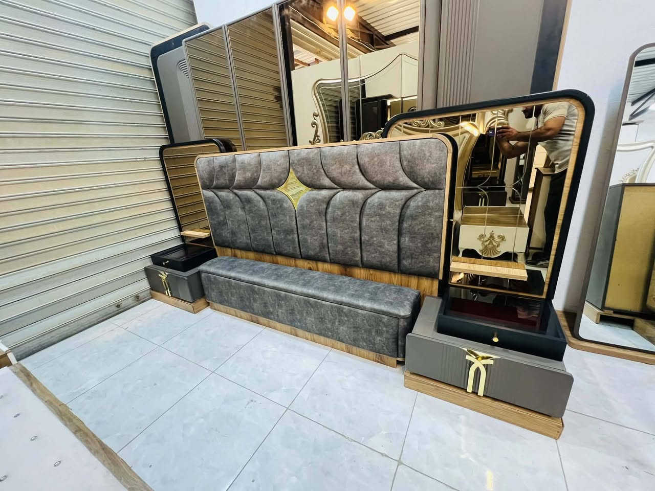 ✨ غرفة تركي 🇹🇷 ماركه اصلي 9 قطع
نظام ابواب مرمري
سرير مخزن عملي اناره شغاله 
 قماش وتر بروف أصلي
✨ نظافة 95/💯
السعر  / مليون و250
 شد ونقل مجاني داخل بغداد
توصيل للمحافظات بأسعار رمزية


**إذا كنت صاحب هذا الإعلان وتريد حذفه لأي سبب، رجاءا أرسل رسالة إلى الدعم الفني**