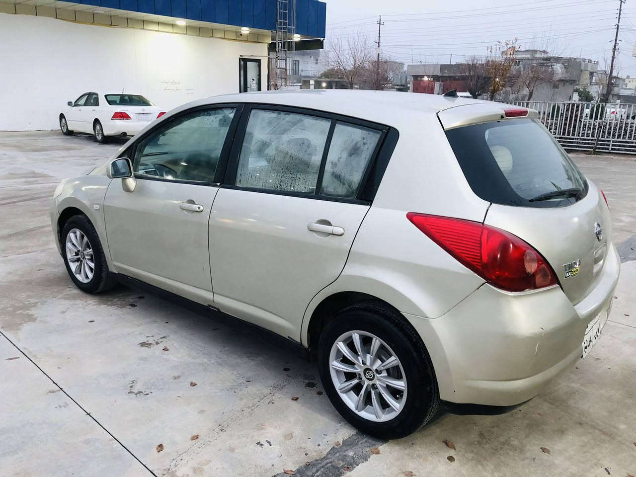 ***********//***********
 نیسان تیدا مۆدێل 2007ئۆتۆماتیک مەکینە گەورە
ئـۆتۆماتیک چوار جام کارەبای ئاوێنە کارەبای
مەکینە گەورەیە گێڕو مەکینەی بەشەرت نەکراوەتۆ
بێ تەقەو ڕەقەیە چوارتایەو ویل کەپی لۆکی لەژێرایە 
حیزام بۆیاخە لەسەر ساقی پێشو دوای کەپسە چەکوشی پێوەنیە گشت گیانی بەشەرت//سعریش70 گەڵاو مەجال گەر موشتەریت تەلەفون بکە لە خزمەتام 
***********///*********** حلبجة, السليمانية
