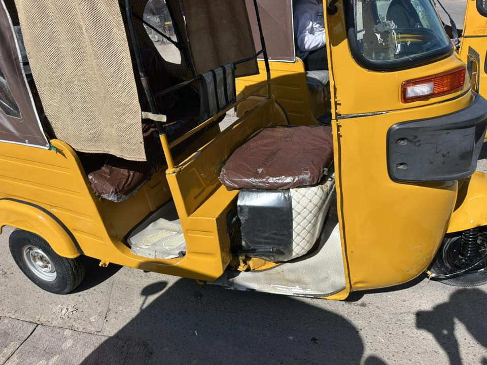 سلام عليكم تكتك موديل 19 شهر ال12 يعني 20 اله يوم
مصبوغه عام 

السعر 5300 وبيه مجال 

العنوان الشعب سريدات 

***********
