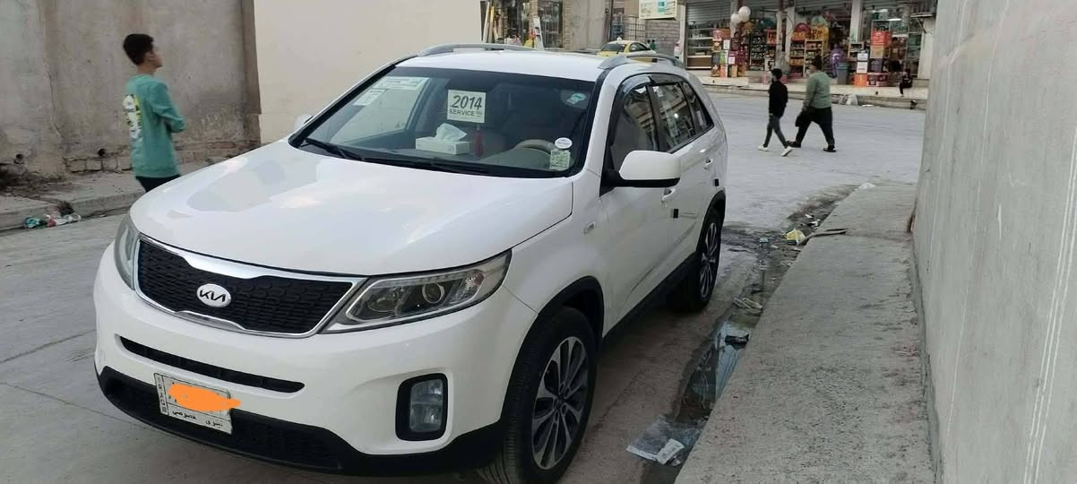 السلام عليكم سورنتو للبيع موديل 2014وارد خليجي موصفات 7راكب تبريد 3قطع شاشه داخليه كامره خلفيه ابواب بردات صبغ دعاميه خلفية بيها ملحضات السعر 145بيها مجال ***********
