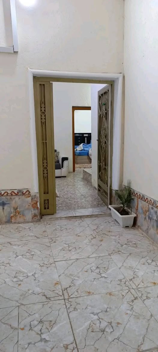 بيت  للبيع طابو صرف مسلح  100 طابقين حي اور الثانيه
الطابق الاول غرفه وستقبال ومطبخ اوصاله ومجمع صحيات
والطابق الثاني قيد النشاء
غرفتين وصاله ومجمع صحيات
الصطح شتيگر 
السعره 170/اوبي مجال
***********
