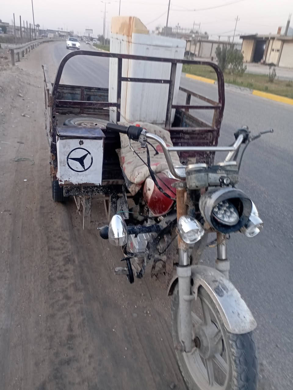 السلام عليكم ستوته للبيع موديل 17 كلك ستوته مقفوله مكينه جديده 200 بيها سعر 750 وبيهال كربلاء طريج***********
