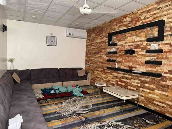 بيت للرهن 100متر 3غرف وصاله ومطبخ وستقبال حي العسكري مدارس قرب البانزين خانه سعره 30
***********
