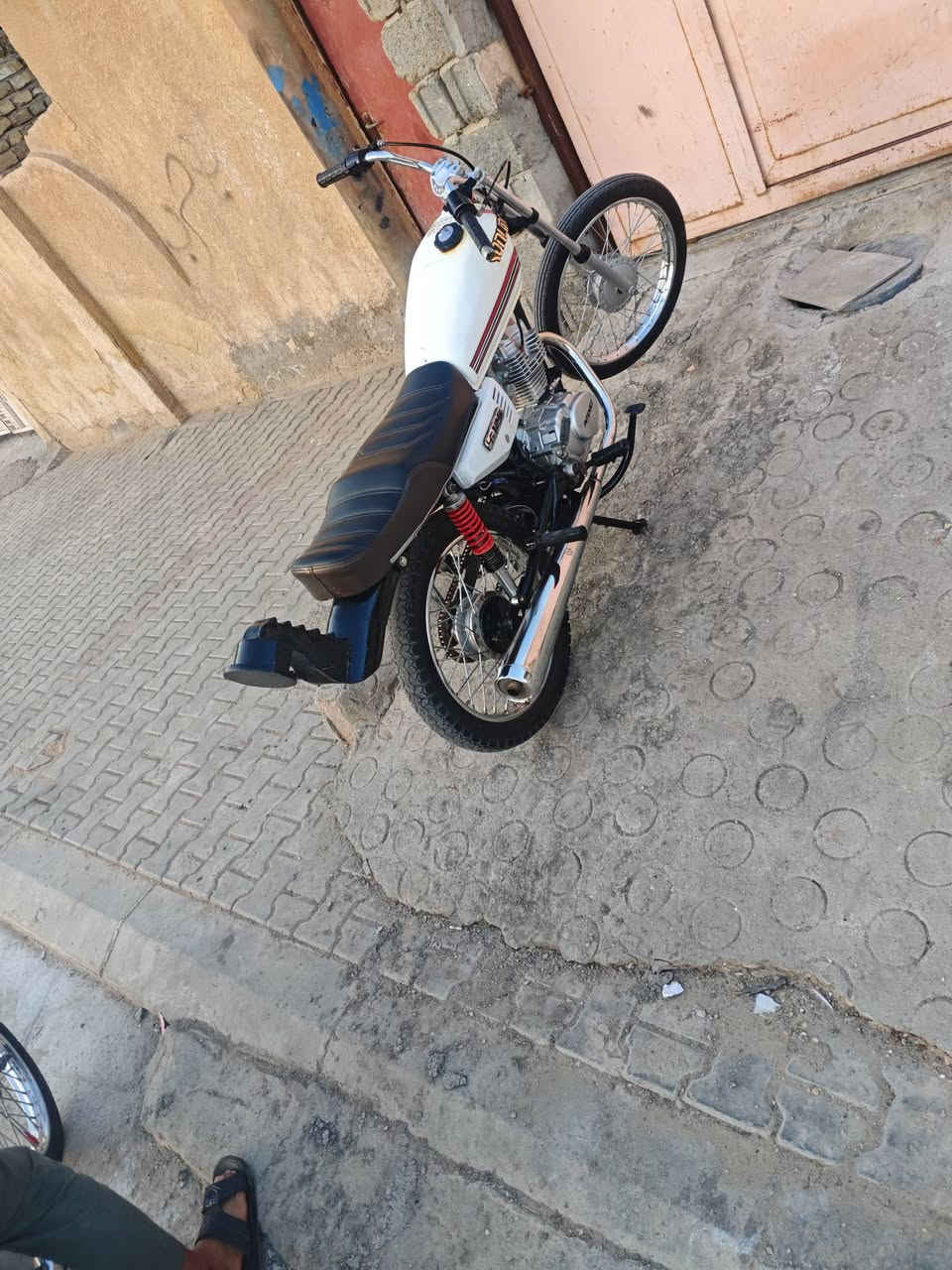 سلام عليكم دراجة ربع كير البيع تعمير جديد محرك انتس مكفول من كلشي دراجه كلك مكينه مامفتوحه السعر ٤٢٥ وبيه مجال قليل مكاني كربلاء الحر +964 775 178 5798


**إذا كنت صاحب هذا الإعلان وتريد حذفه لأي سبب، رجاءا أرسل رسالة إلى الدعم الفني**