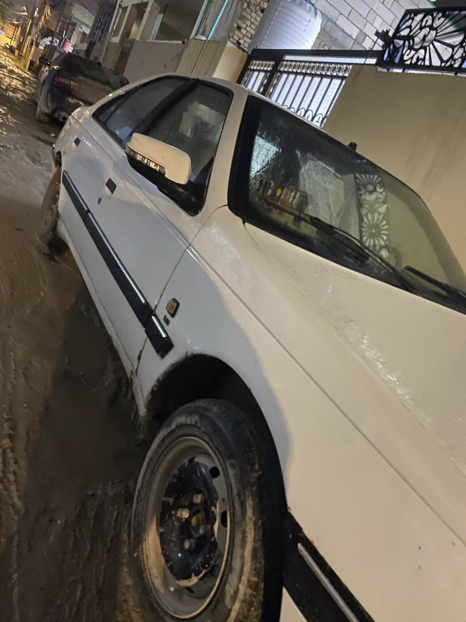 لسلام عليكم سياره بيجو 405ميديل 2010سياره حلو رقم بصره انكليزي سنويه 2029مصفره راعيه موجود كهربايات كامله مكينه كايمه كير حلو حداديه 50 100مكان بصره مطيحه سعر 25وبيه مجال رقمي***********
