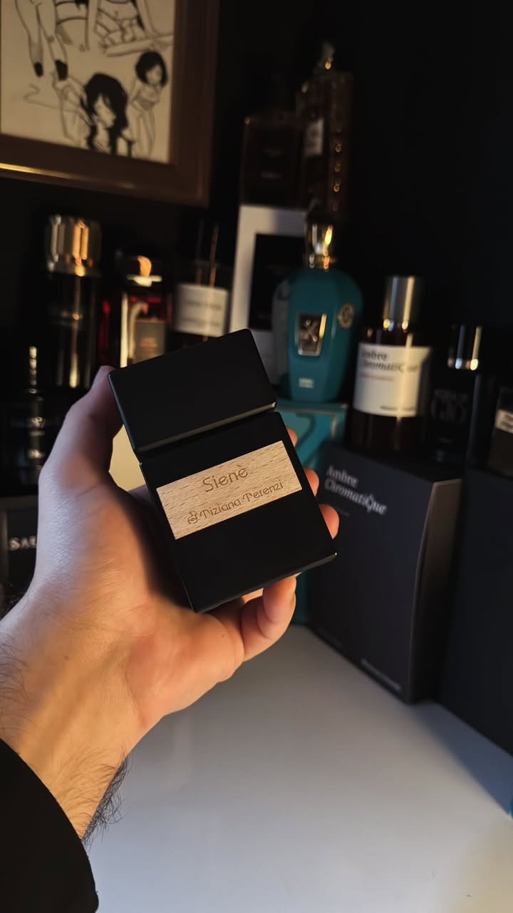 اسعد الله اوقاتكم
مجموعة عطور مستخدمه وجديده للبيع 
للاستفسار ع الخاص 
***********
