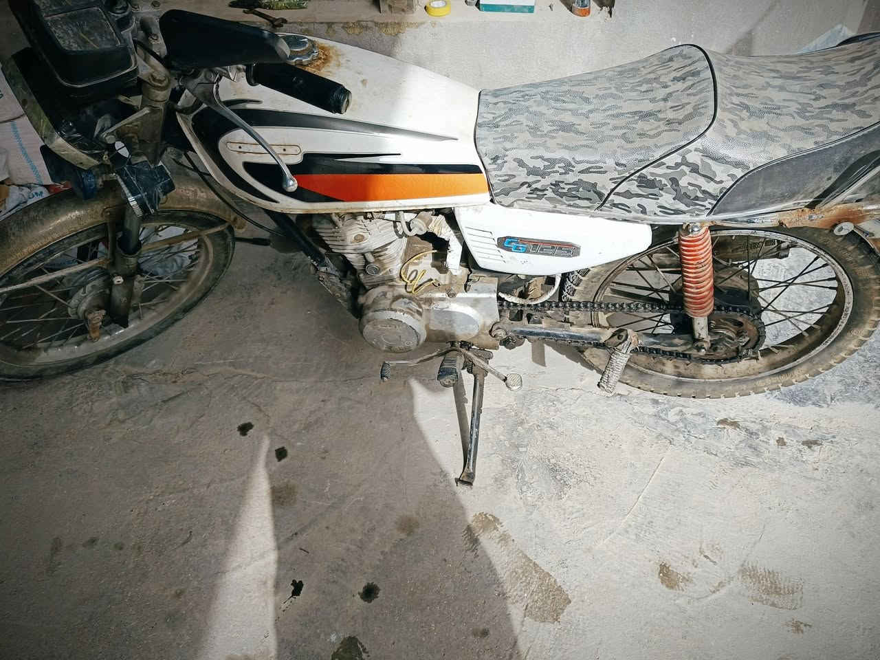 دراجه ٤ كير شغاله محتاجه غسل فقط
سعر ٢٥٠ وبيه مجال واتساب *********** اللطيفية
