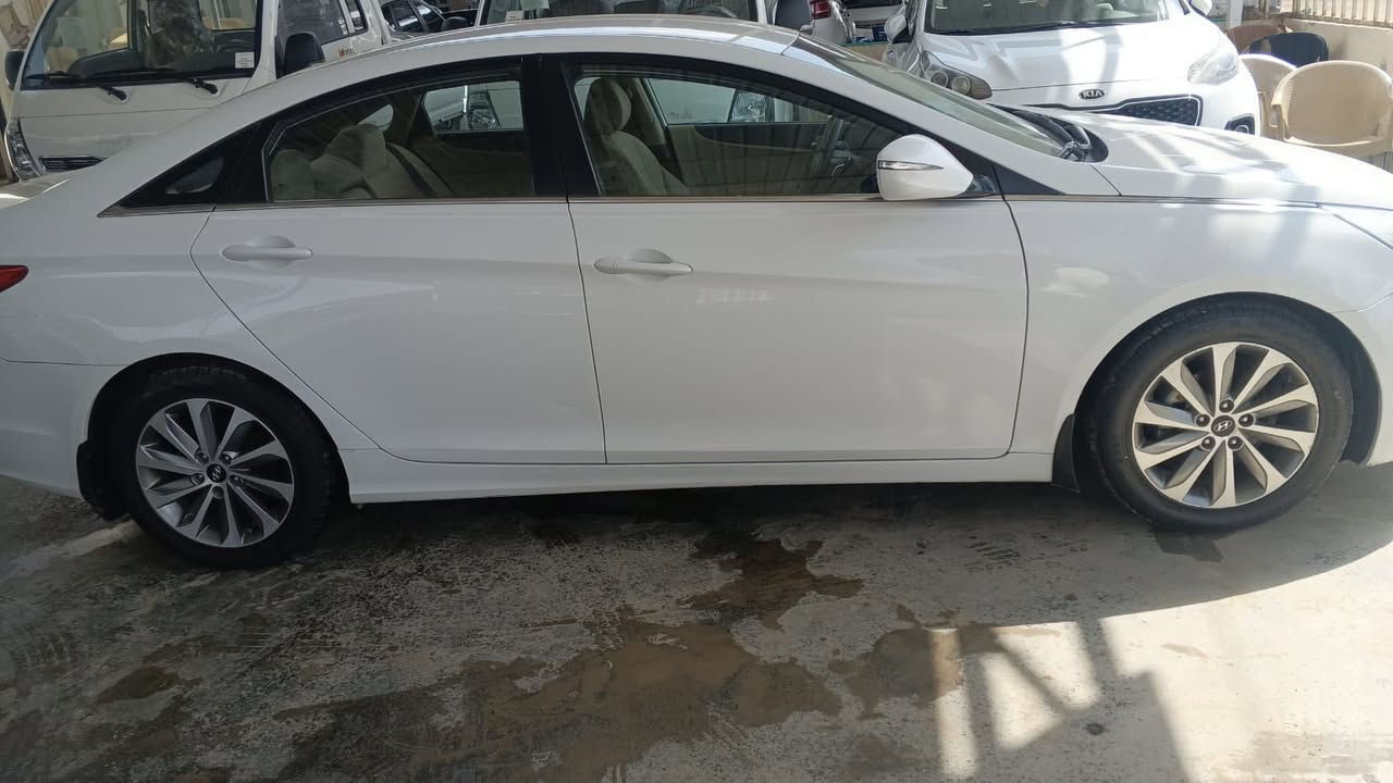 السلام عليكم سوناتا خليجي 2013 شكل 2014 رقم بغداد الجديد باسمي لسنه 2031

بيها صبغ اقل الشبر واضح بالسونار وبارد شبر

كير محرك دوش 2400  

كيس المحرك مبدل فقط
ماشيه 141 الف

شفتات ستيرن 

تحكمات ستيرن

حساس خلفي 

كرسي السائق كهرباء

مري شفط

السعر 144 وبيها مجال

مكان السياره  بغداد علوة الرشيد او مقابيل مخابز الاغا

مكلف بالنشر للاتصال ***********
