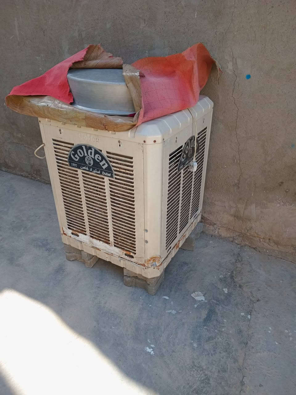 مبرده نضيفه وشغاله كامله ماطور وتربم لحجم ٢ونص سعر ١٠٠ العناون لعماري رقم ***********
