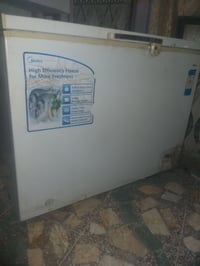 مجمده للبيع عنوان بغداد عماري معامل قرب معمل التمر 07748245615