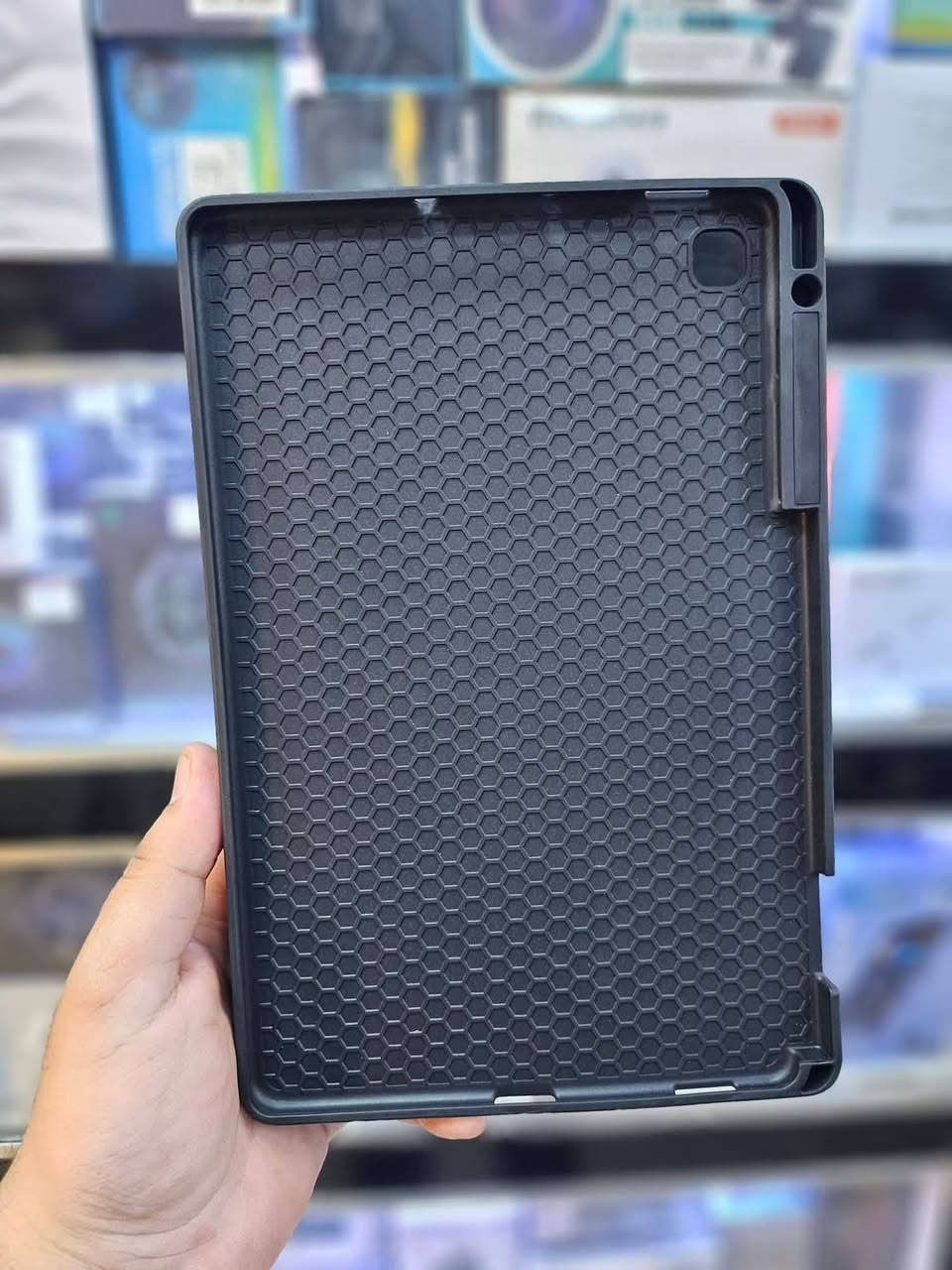 حافظه سامسونك تاب S6 lite 🫡🔥 

ستاند بعدة زوايه ✅

مكان مخصص للقلم ✅ 

حمايه سيلكون مقاومه الكسر ✅

السعر 8 الاف فقط 🫡✅

توصيل جميع محافظات العراق 5 الاف 🚙🚗 

للأستفسار والحجز التواصل واتساب 📞 

***********

عنوان المركز : بغداد الحريه الثانيه شارع الحريه الثانيه قرب مكتبه الكراون مقابل صيدليه العنفوان مركز شمس للموبايل
