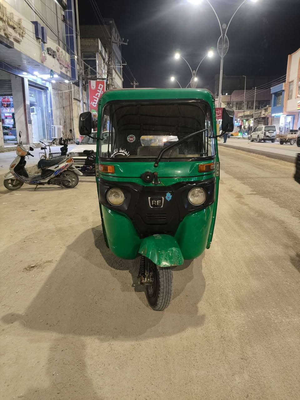 تكتك البيع واحد وعشرين رقم وسنويه انكليزي مداور ثاني يوم بيه ضربه لغد مارجع بارد وضربه بل بكلايت سعره 6/800مليون وبيه مجال المو شراي لا يتعبني رقم ***********
