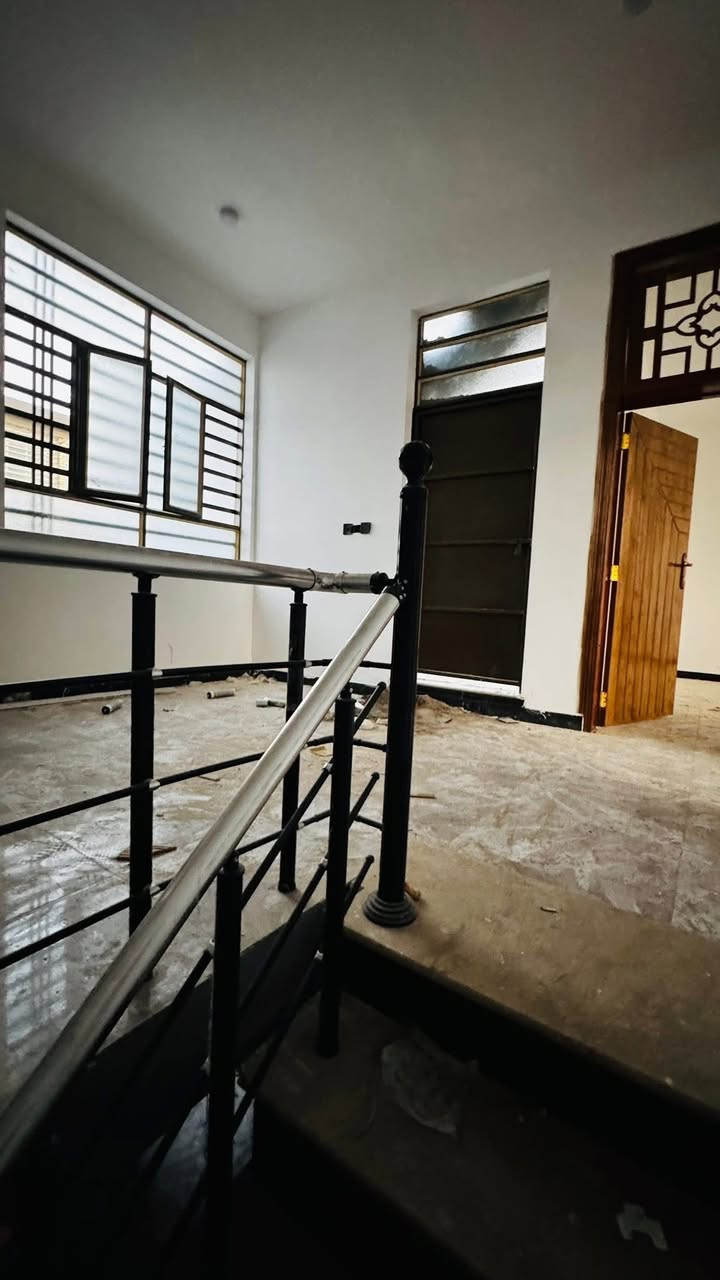 🏠 / #دارللبيع مساحة 130م طابو زراعي سند25
(#علمان بأن الدار فارغ ستلام مباشرة )

ملاحظه/يرهم نظام اقساط 

الطابق الاول/ مطبخ . أستقبال. هول . غرفه . مجمع صحيات

 

الطابق الثاني /غرفتين . كلدور .مجمع صحيات

🌎 #الموقع شارع80/حي القضات خلف سكلة العلم 

          (عرض الشارع 10م  مجاري قريب ع شارع 80)

للأستفسار اكثر  مراجعة المكتب

***********

 #عنوان المكتب ع شارع 80 مقابيل محطة اضواء الحله.
